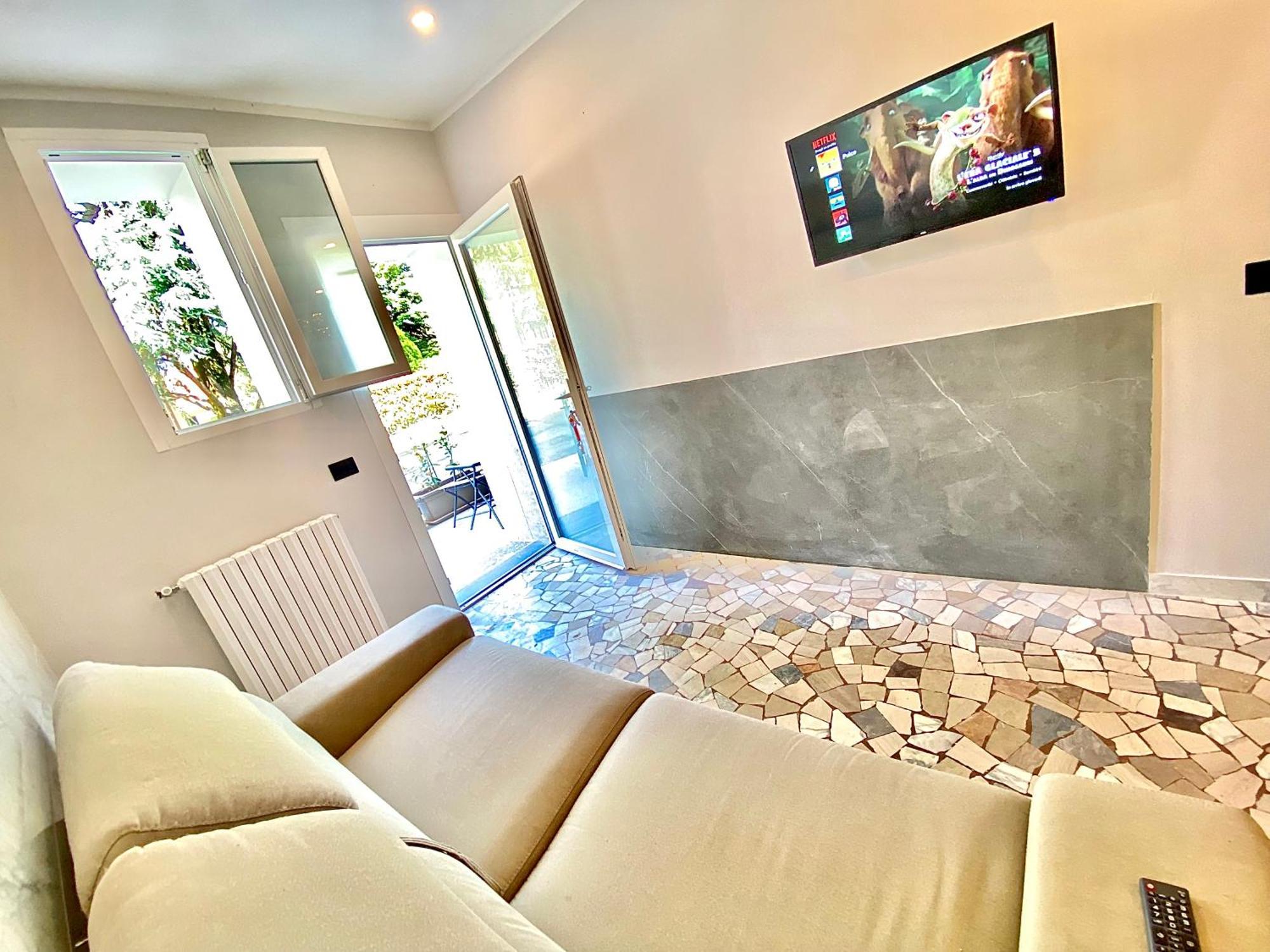 Apt Donati Home, Modernita E Comfort Con Parcheggio Gratuito Privato E Spazio Esterno Privato Cassano D'adda Exterior photo