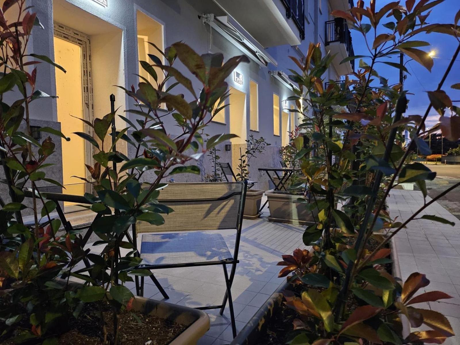 Apt Donati Home, Modernita E Comfort Con Parcheggio Gratuito Privato E Spazio Esterno Privato Cassano D'adda Room photo