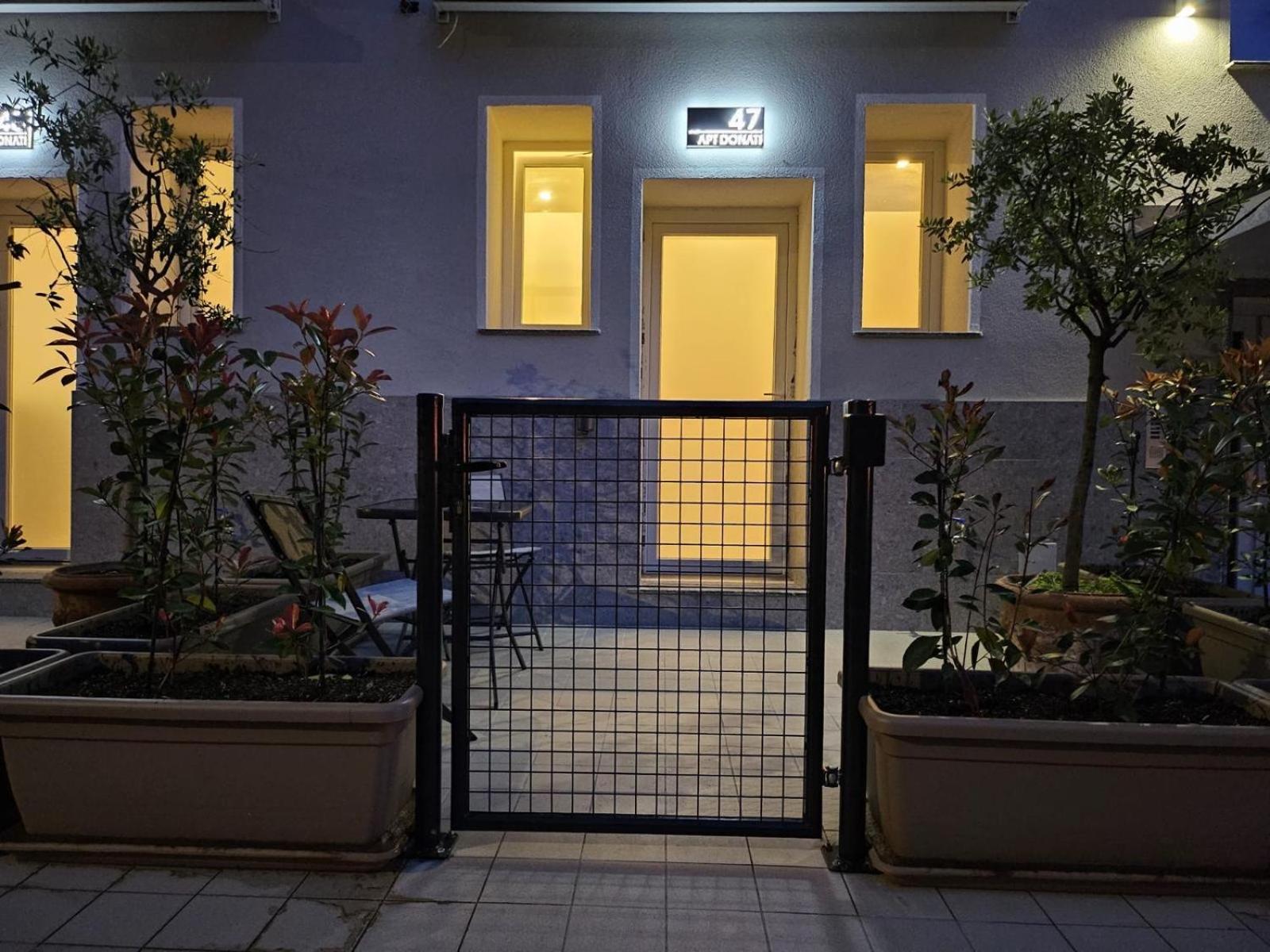 Apt Donati Home, Modernita E Comfort Con Parcheggio Gratuito Privato E Spazio Esterno Privato Cassano D'adda Room photo